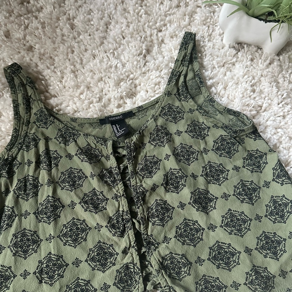 Forever 21 vintage army green Bohemian middle unique stitch indie crop t… - Picture 2 of 5